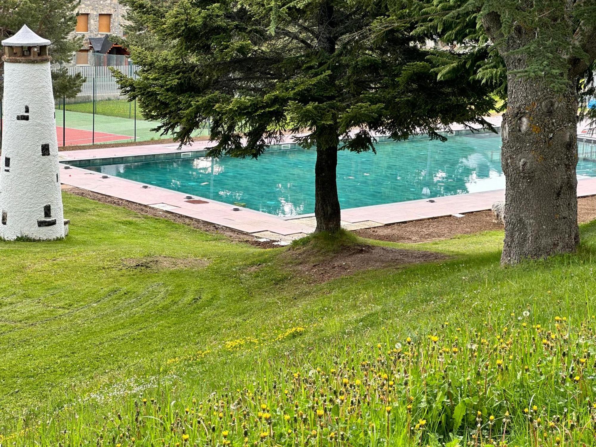 APARTAMENTO súper céntrico, con vistas a pistas y Wifi Formigal Exterior foto